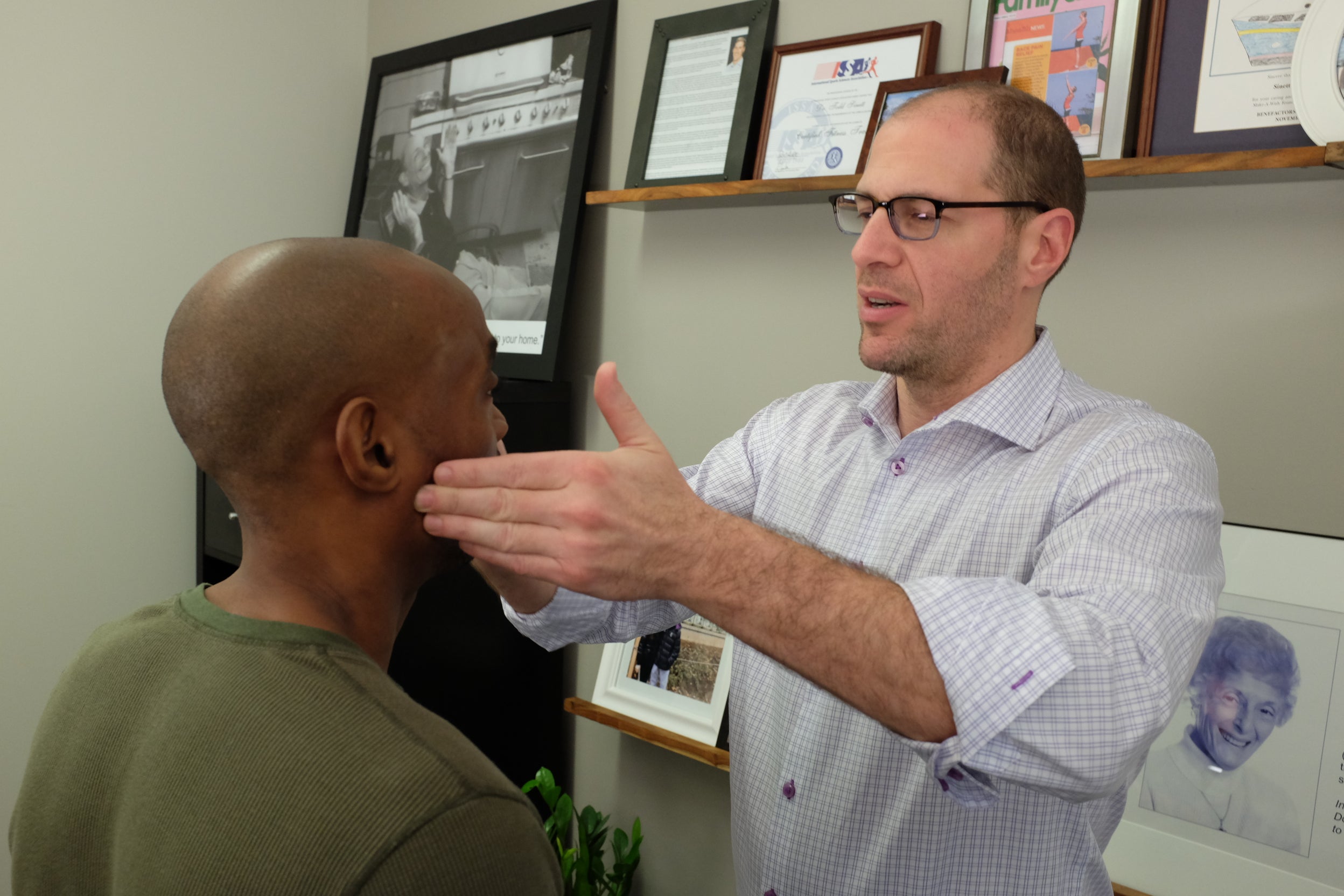 Dr. Todd Sinett in New York, chiropractor